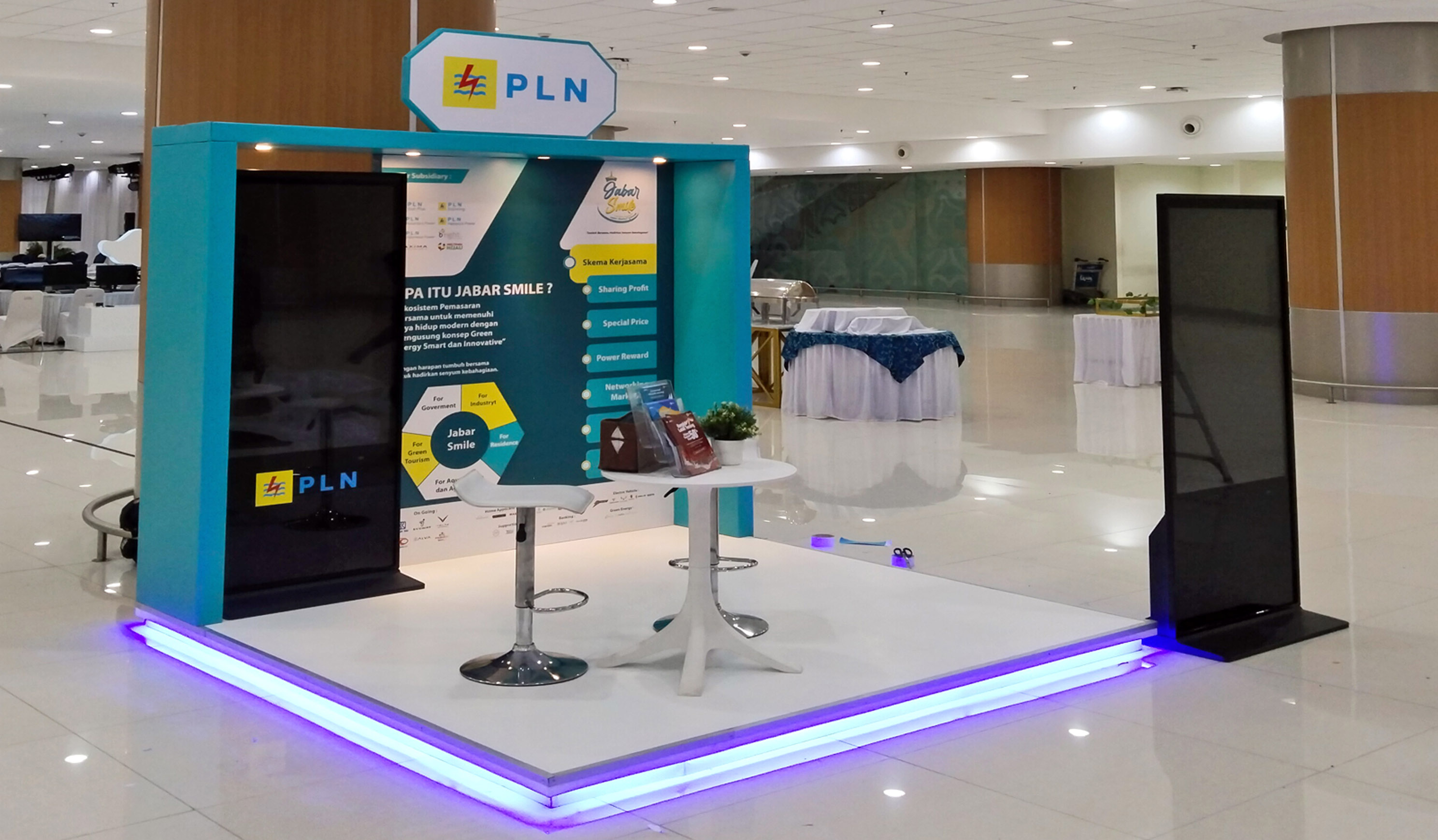 STAND